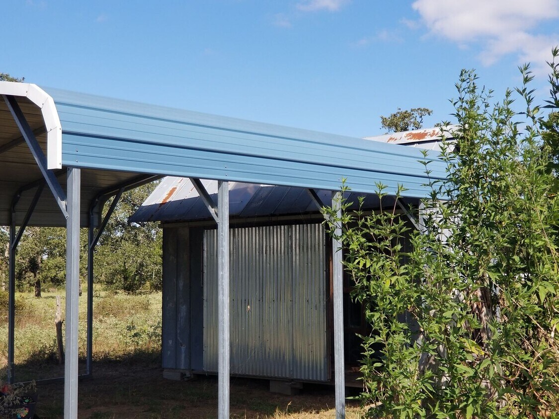 2/1 Farmhouse in Smithville TX House Rental in Smithville, TX