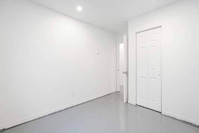 Photo du bâtiment - 3970 Rue Prieur E