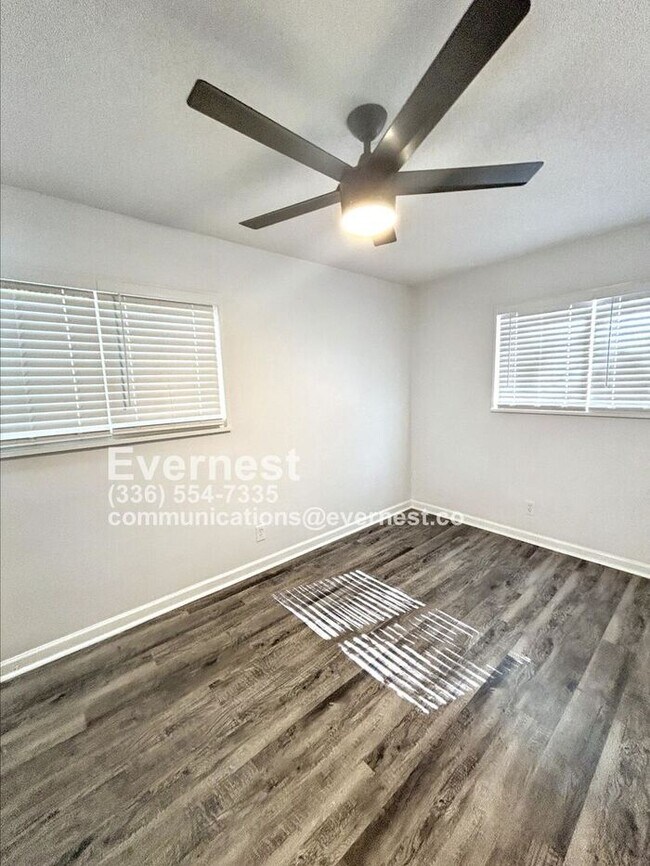 Foto del edificio - 1841 Fairview Blvd