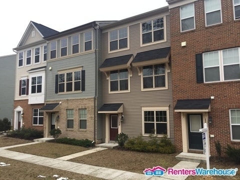 Building Photo - 1124 Red Hawk Way