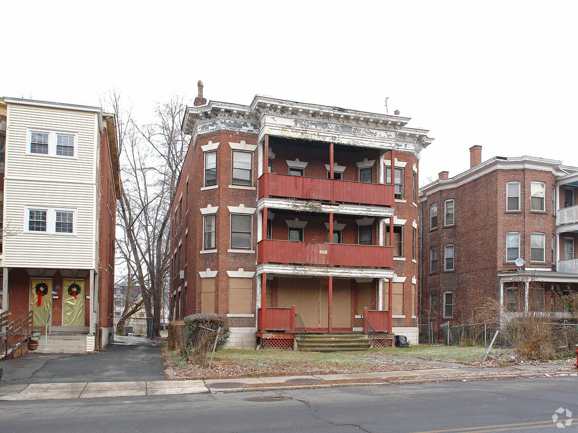 Foto del edificio - 196 homestead Ave