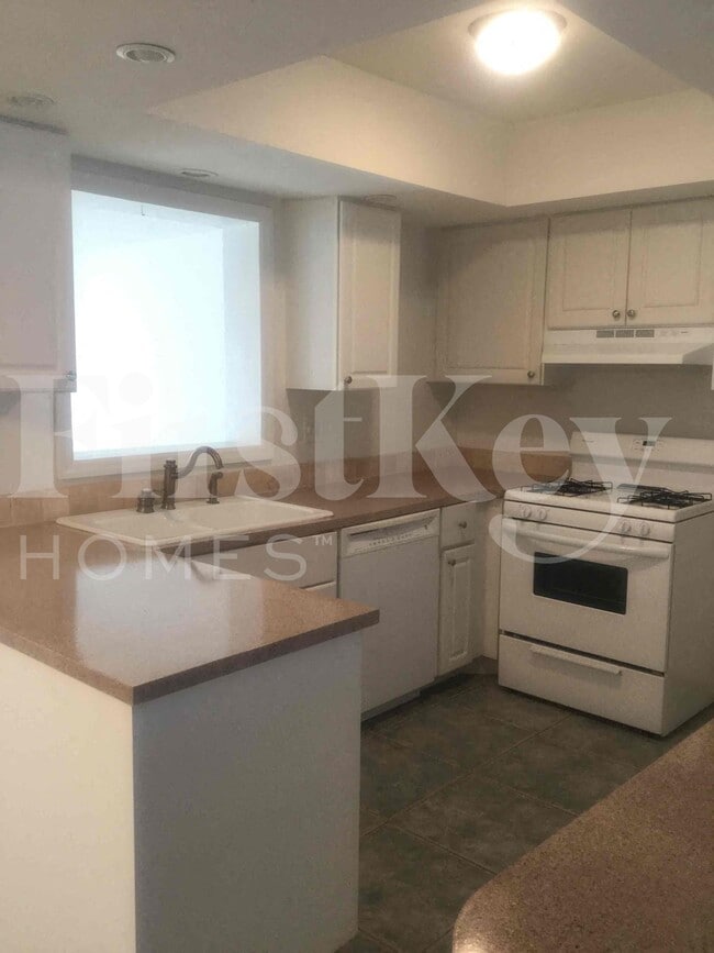 Foto del edificio - 305 NE Floresta Dr