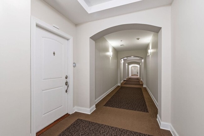 Building Photo - AVAILABLE May 1st! Gorgeous 1 bedroom, 1 bath condo in The Landing at Southpoint!!