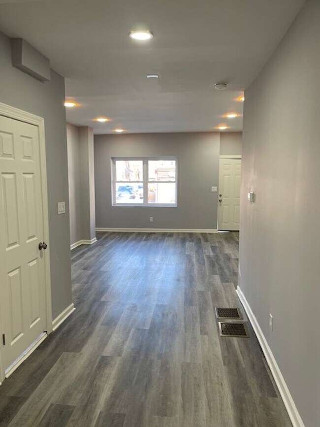 Foto del edificio - Anika Homes 4 Bedroom