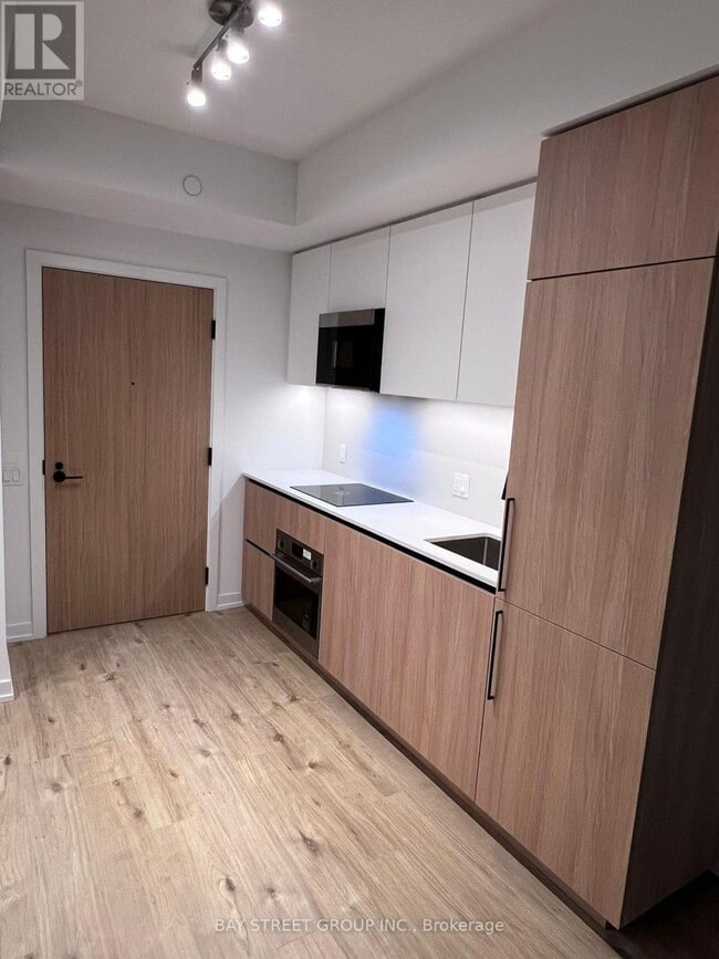 Building Photo - 35 Parliament St