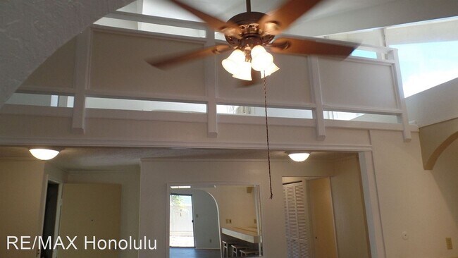 Building Photo - 2 br, 1 bath House - 94-212 Kealohi St #179
