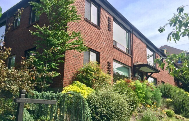 Foto del edificio - 1600 E Spring St