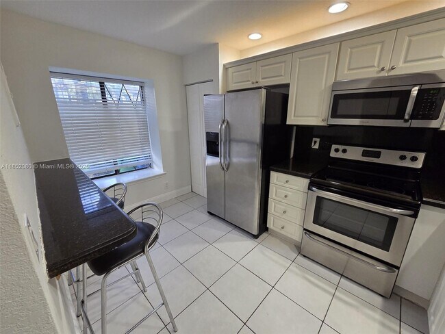Foto del edificio - 9158 NW 44th Ct