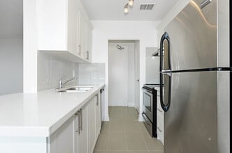 Building Photo - 60 Gloucester St