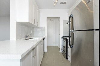 Building Photo - 60 Gloucester St