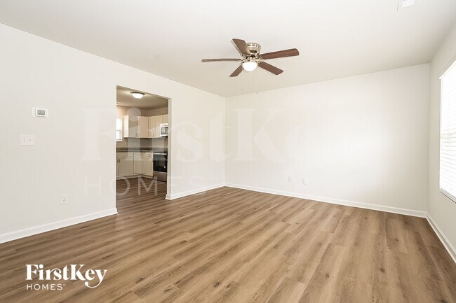 Foto del edificio - 813 Pine Cir Dr