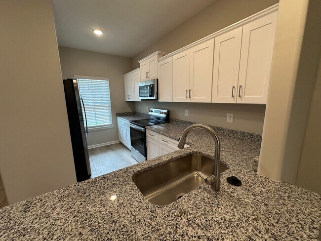 Foto del edificio - Brand New Townhome In Shelbyville - MOVE I...