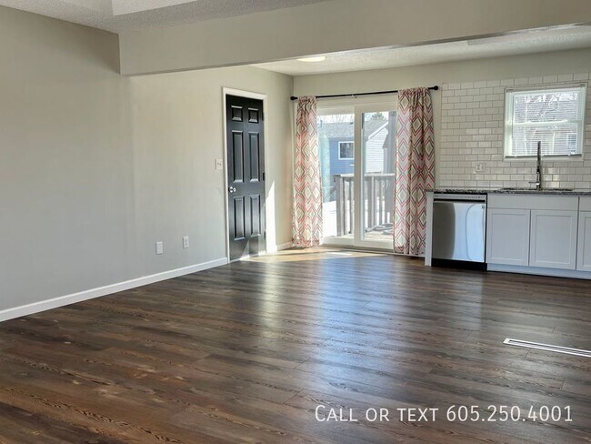 Foto del edificio - Newly Upgraded 3 Bedroom 2 Bath Home South...