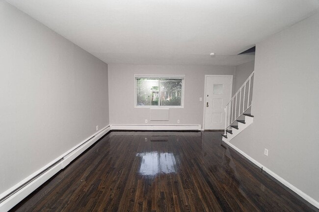 Building Photo - Encore 99