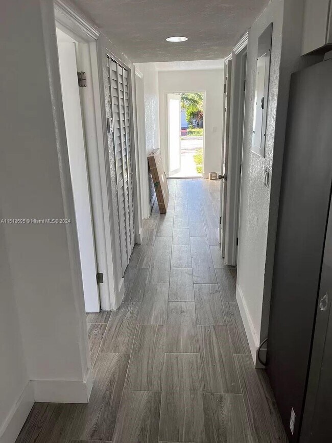 Foto del edificio - 3831 SW 54th Ave
