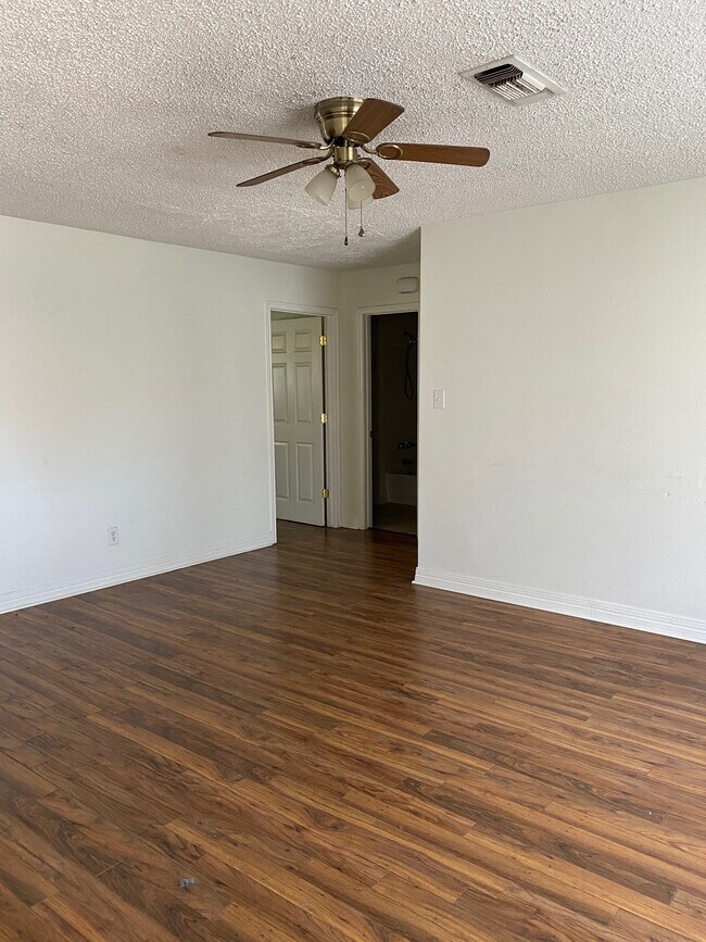 Building Photo - 189 Crepe Myrtle Ave