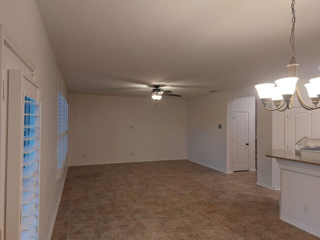 Foto del edificio - 4 Bed 3 Bath