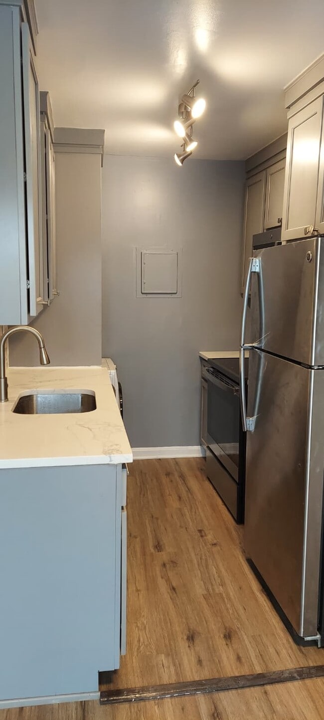 Building Photo - 3415 5th St SE Building Photo - 3415 5th St SE