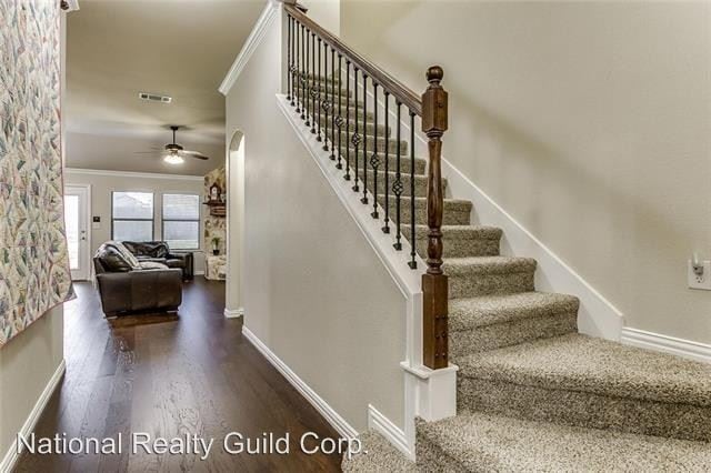 Foto del edificio - 5 br, 3 bath House - 15xx Lakeway Drive