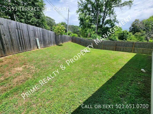 Foto del edificio - 3553 Terrace Hill Ct