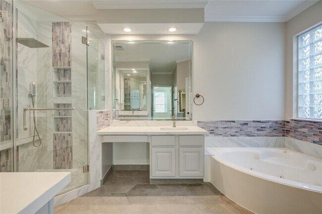 Foto del edificio - 4430 Sterling Wood Way