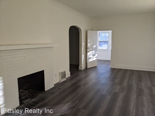 Building Photo - 3 br, 1.5 bath House - 120 John Street