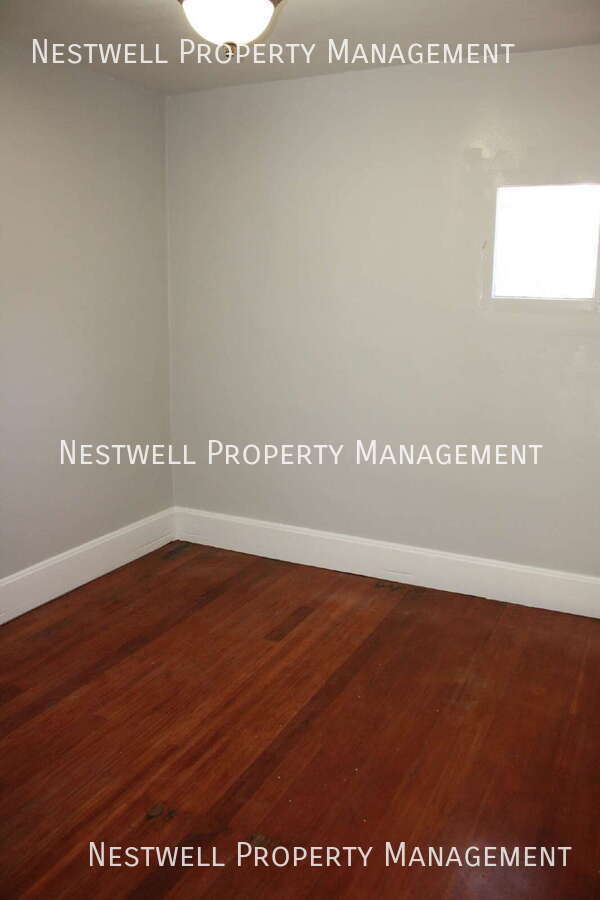 Building Photo - 472 S 300 E