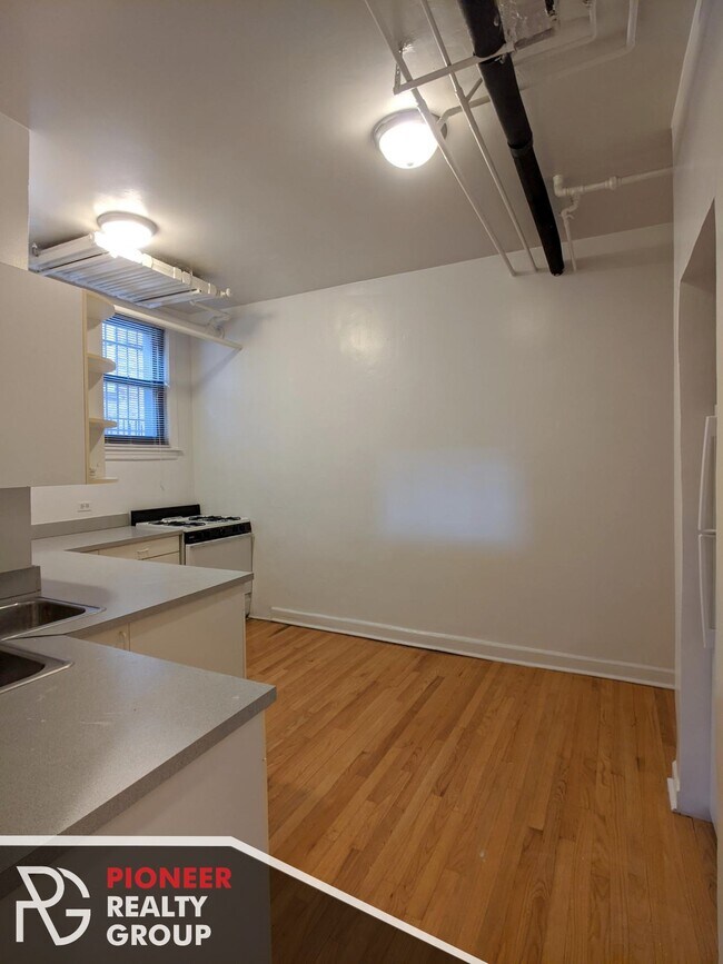 Foto del edificio - 820 W Waveland Ave