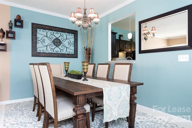 Foto del edificio - 8133 Millwright Ln