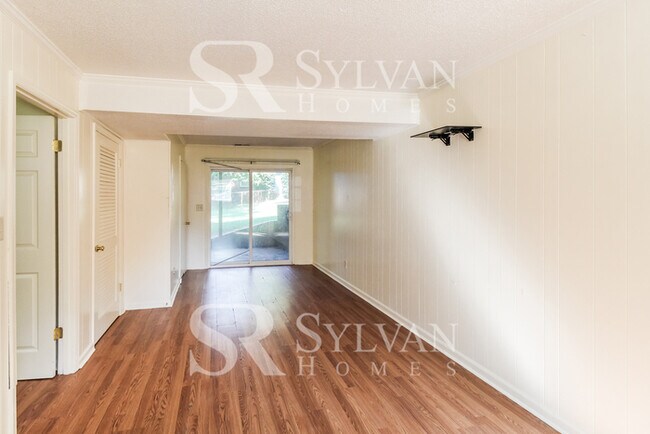 Building Photo - Carve Out a Great Life Here!