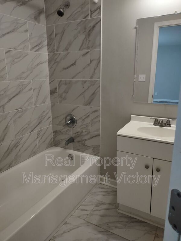 Foto del edificio - 1305 5th Pl NW