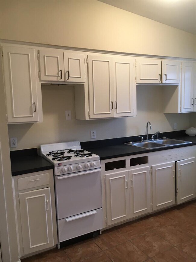 Foto del edificio - 5213 Joe Sayers Ave