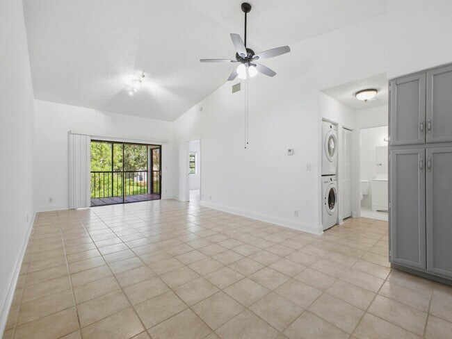 Foto del edificio - 321 Norwood Terrace