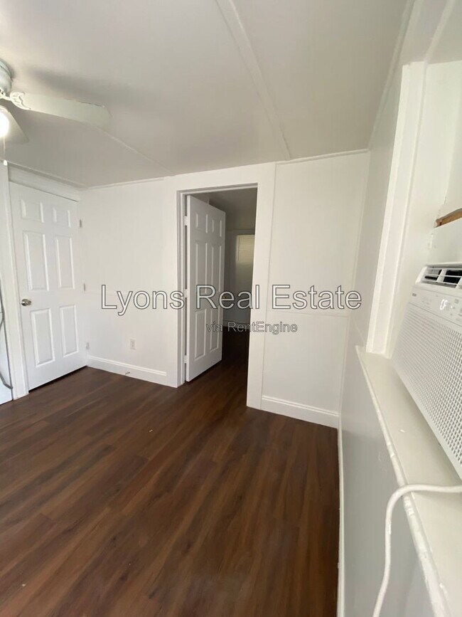 Foto del edificio - 717 Burdick Ave