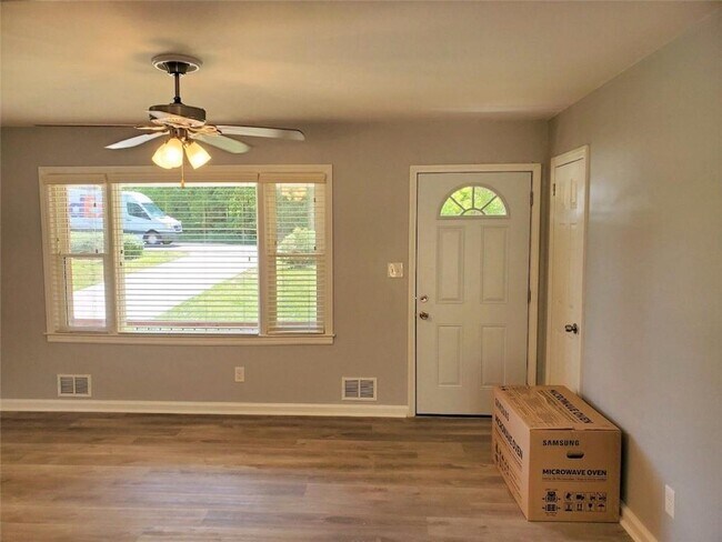 Foto del edificio - 4867 Flint Hill Rd SW