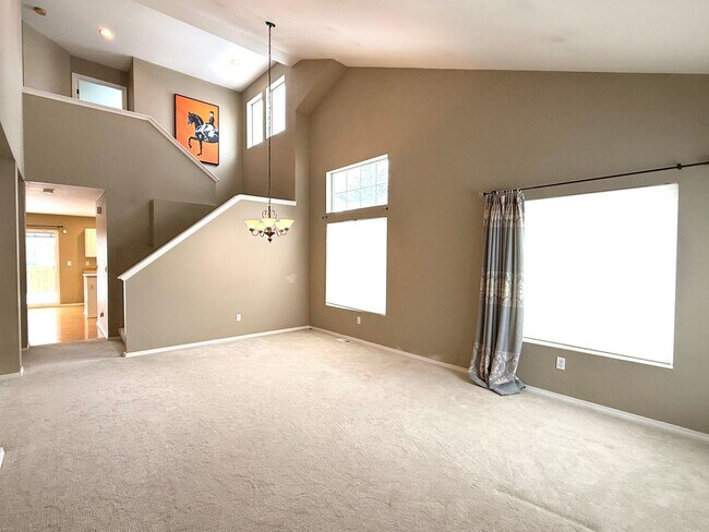 Foto del edificio - Bright Sammamish Home with Fully Fenced Yard