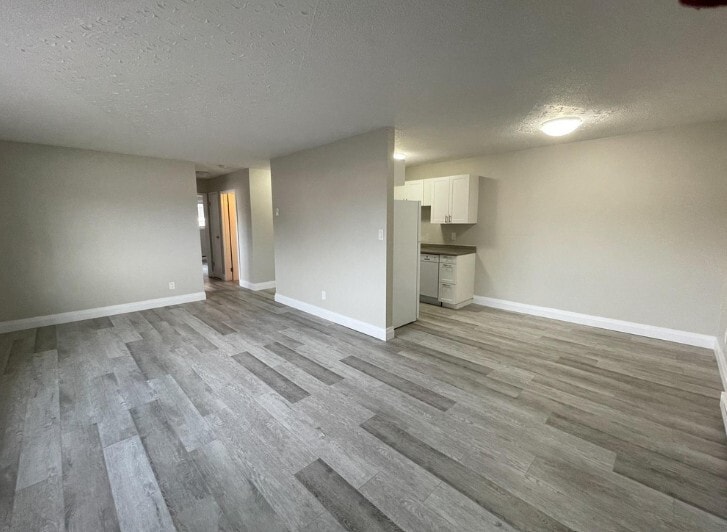 Primary Photo - Hawthorn Place Apartments