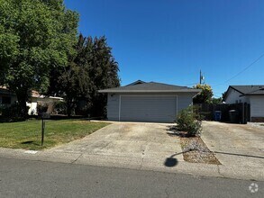 Building Photo - 2068 Glengary Dr