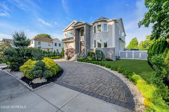 Building Photo - 243 Overbrook Ave