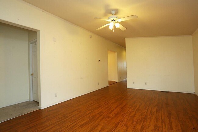 Foto del edificio - 10003 Elderberry Park Ln