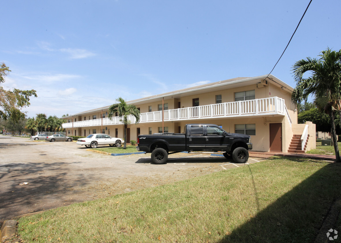 La Lee Terrace Apartments