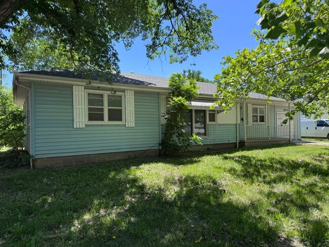 Building Photo - 810 N C St
