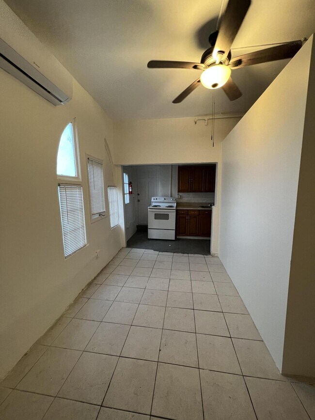 Building Photo - 4211 Parker Ave