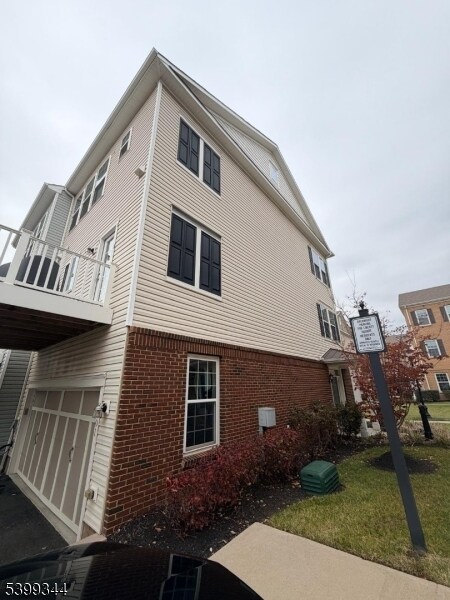 Foto del edificio - 101 Truman Dr