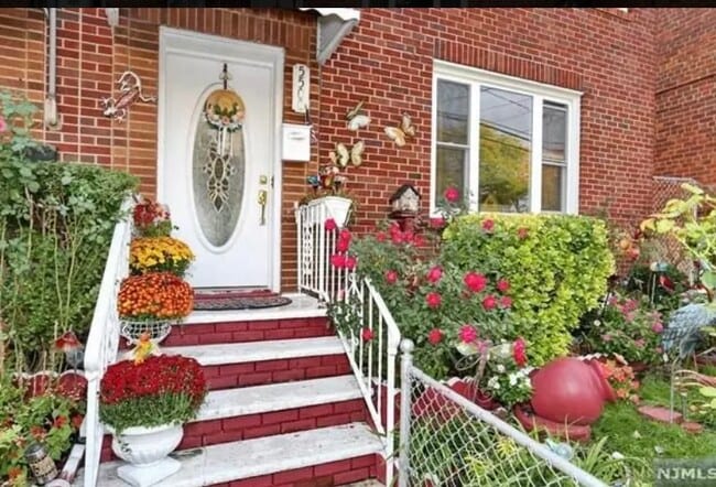 Photo - 5500 Park Ave House