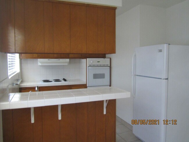 Building Photo - 2 br, 1 bath House - 4314 UNIVERSITY AVE #8