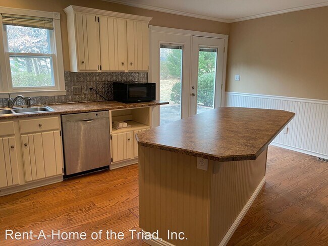 Foto del edificio - 4 br, 3 bath House - 1003 Browning Road