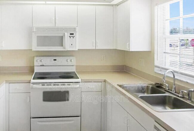 Building Photo - 4500 28th St SW