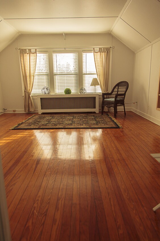 278 Ocean Ave, Amityville, NY 11701 Townhome Rentals in Amityville NY