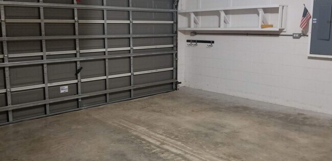 Building Photo - Available! Welcome Home!